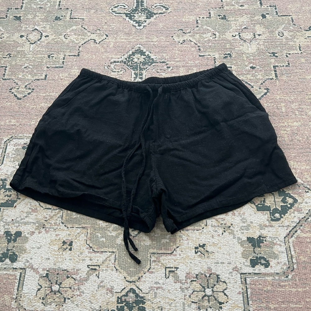 H&M Linen Black Shorts